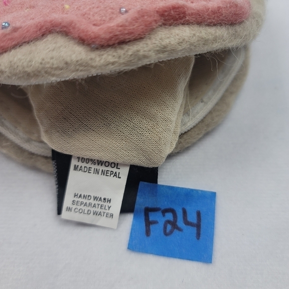 NWOT 100% wool donut coin purse / wallet - Picture 4 of 4